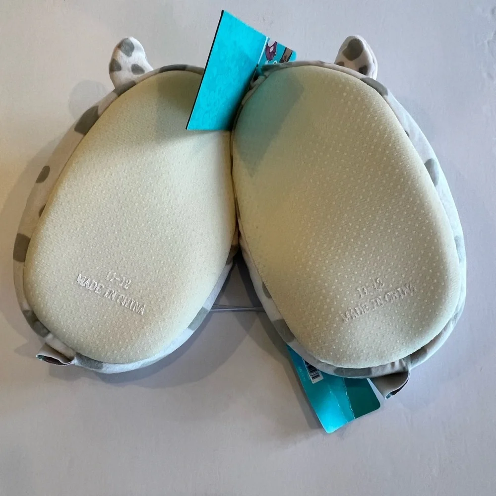 Kids Squishmallows Rosie Pig Tag Size 11/12 Slippers